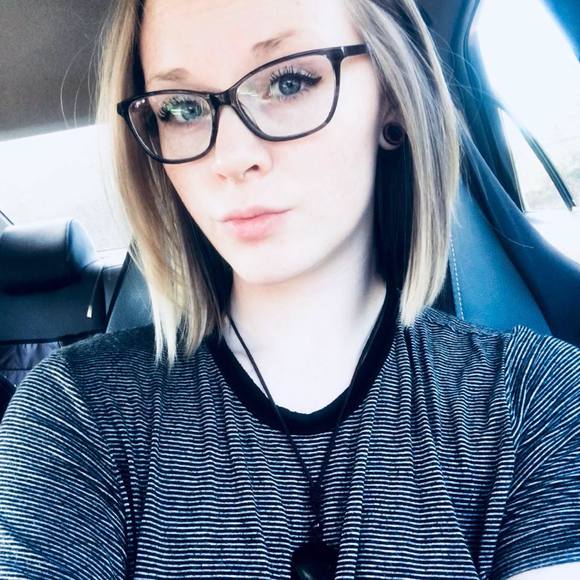 Meet your Posher, Lauri - Picture 1 of 1